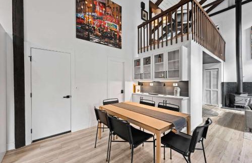 Artondale House | Modern Forest Retreat: Dog Friendly Scenic Views