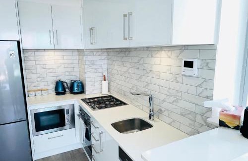 Southport Apartment | Modern Gold Coast Apartment with great Amenities