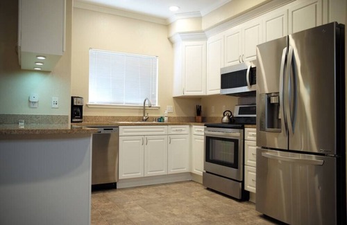Santa Clara Apartment | Modern-Great Location. Lux Complex-TESLA Charging