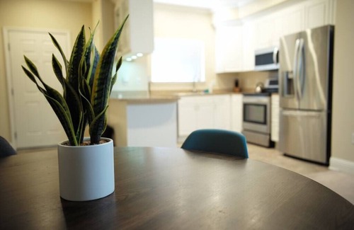 Santa Clara Apartment | Modern-Great Location. Lux Complex-TESLA Charging