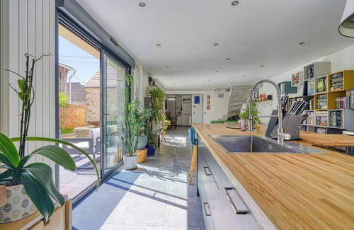 Le Mesnil-Saint-Denis House | Modern house with large private garden. Ideal location for the Olympic Games !