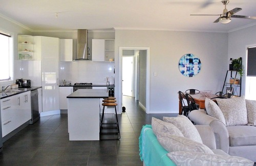 Lacepede House | Modern Holiday Home With A Difference!