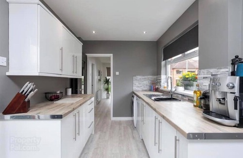 Castlereagh House | Modern Home 10 Mins to Belfast City