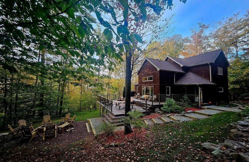 Somerset House | Modern Home in the Mountains- within walking distance to ski slopes!