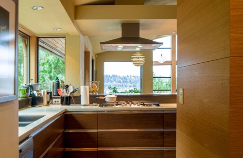 Inglewood-Finn Hill Villa | Modern home in wooded area with views of Lake Washington