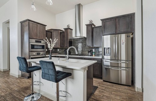 Mesa Del Sol Innovation Park House | Modern Home w/4BR Next to Netflix, Airport, Casino