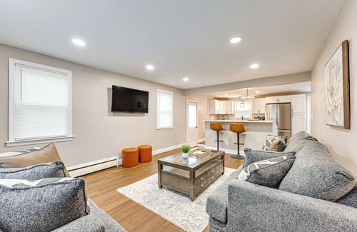 Sixteen Acres House | Modern Home w/Spacious Yard in Springfield!