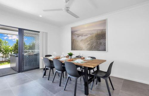 Trinity Beach House | Modern Home with Private Spa and Fenced Garden