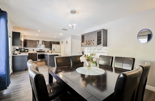 Chinatown Bed & Breakfast | Modern House 4 Miles to Strip