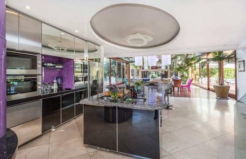 Elgin House | Modern House In Opulent Setting
