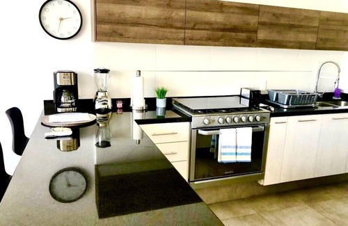 Valle Dorado House | Modern house with private garden