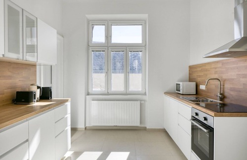 Josefstadt Apartment | Modern Josefstadt 2BR w/Elevator, near Volksgarten + U2, by Blueground