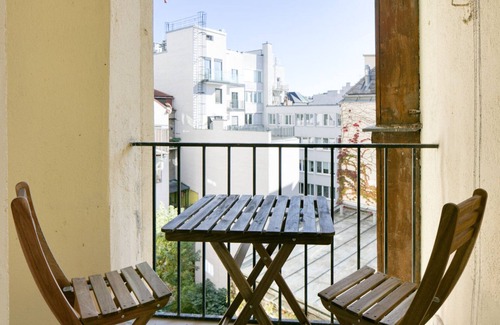 Josefstadt Apartment | Modern Josefstadt 2BR w/Elevator, near Volksgarten + U2, by Blueground