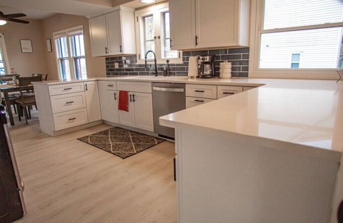 Wind Lake House | Modern Lake House: Sandy Floor, Beautiful Views