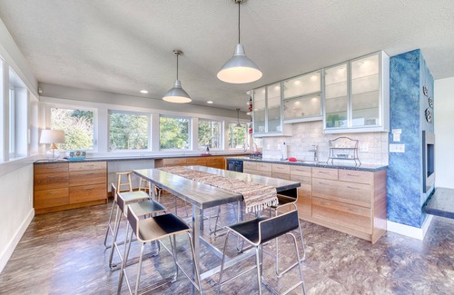 Otis House | Modern lakefront home with private dock & amazing views