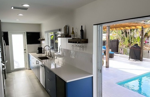 Davie House | Modern lakeside pool home near hardrock and fll airport