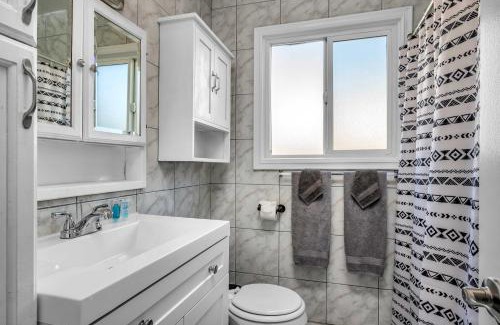 Melrose Apartment | Modern Large 2 level 2-Bedroom 2-Bathroom By West Hollywood