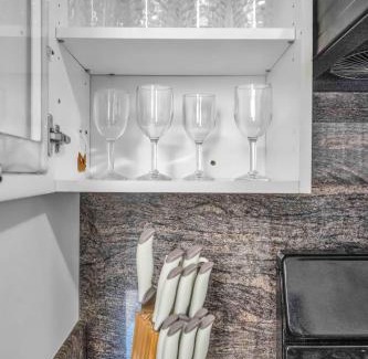 Melrose Apartment | Modern Large 2 level 2-Bedroom 2-Bathroom By West Hollywood