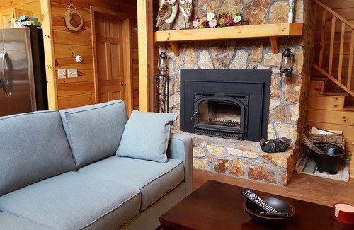 Twin Mountain House | Modern log home, heart of White Mtns, Twin Mtn, 7 mins to Bretton Woods, pets+