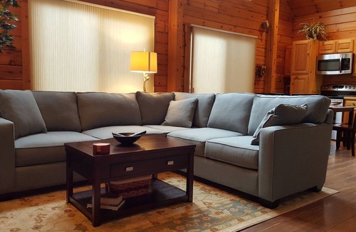 Twin Mountain House | Modern log home, heart of White Mtns, Twin Mtn, 7 mins to Bretton Woods, pets+