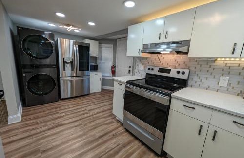 Marietta Apartment | Modern Luxe Family & Groups Friendly Bungalow with Patio & Workspace