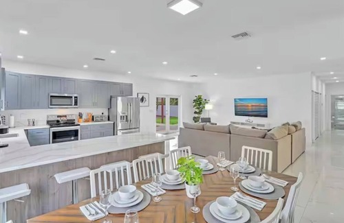 Cutler Bay House | Modern Luxe Villa with Heated Pool & Resort Vibes