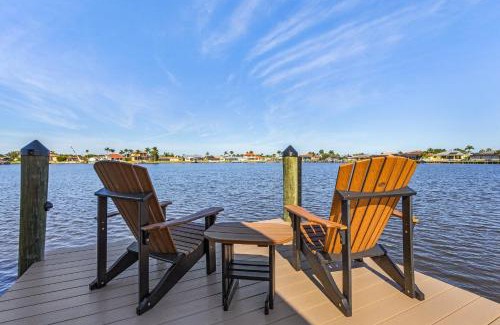Eight Lakes House | Modern, Luxurious, Waterfront home with Heated Pool - Villa Dock Holiday - Roelens Vacations