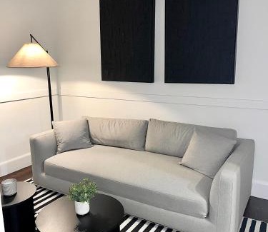 Quincy Apartment | Modern Luxury Apartment in City