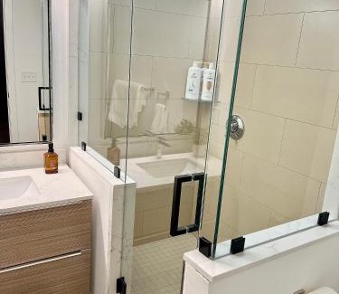 Quincy Apartment | Modern Luxury Apartment in City