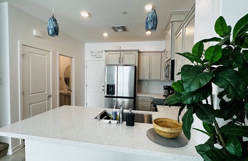 Natomas Creek Condo | Modern Luxury Condo in North Natomas