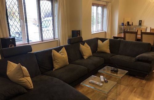 Riverstown House | Modern luxury near Cork city. Great beds, Powerful showers, Steam Room & Gym!