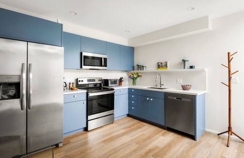 Culver - West House | Modern Mar Vista Hideaway – New Two-Story ADU