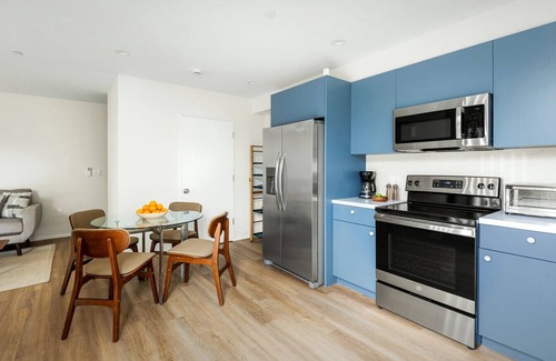 Culver - West House | Modern Mar Vista Hideaway – New Two-Story ADU