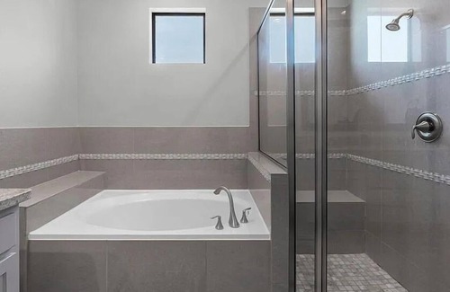 Midtown House | Modern Midtown Retreat 3B– Walk to Museums, Downtown & More!