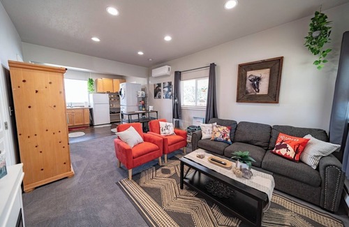 Carbon County Cottage | Modern Miner's Cottage in Tranquil High Desert w/Miles of Trails, Pet Friendly!