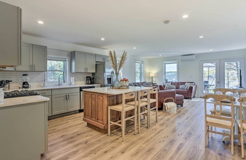 Town of Lumberland Apartment | Modern Mohican Lake Abode w/Fire Pit & Views