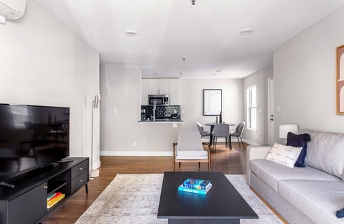 Old Mountain View Apartment | Modern Mountain View 2BR w/Gym, Spa, Parking, near Dining, by Blueground
