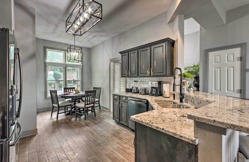 Mountain Air Condo | Modern Mountain-View Smokies Retreat w/Balcony