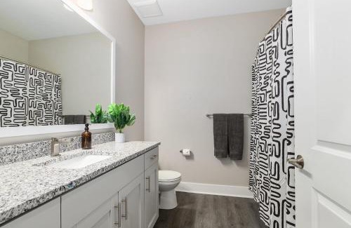 Grandville House | Modern New Build 2BR 2BA Condo w Garage and Patio