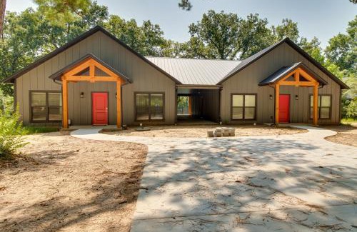 Mountain Home House | Modern Norfork River Cabin Rental with Shared Dock!