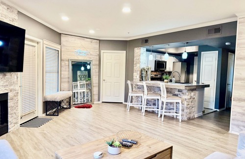 North Scottsdale Condo | Modern North Scottsdale Condo – Resort Style Amenities, 1st Floor Corner Unit