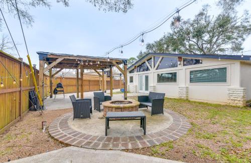 Southbelt/Ellington House | Modern Oasis with Outdoor Lounge in Houston!