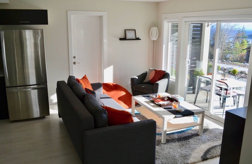 West Sechelt House | Modern, Ocean View, 2-bedroom Suite - Steps from the Beach in Sechelt, BC
