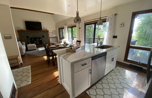 Lake George House | Modern open concept house w/Lake George views, private beach- 5 mins to village