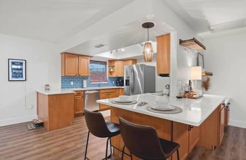 Arlington Park House | Modern Organic King Beds Salt POOL/SPA Dwtn Sarasota Retreat near Siesta Beach