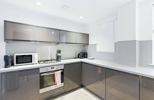 Farringdon Apartment | Modern Penthouse with Private Terrace in Clerkenwell