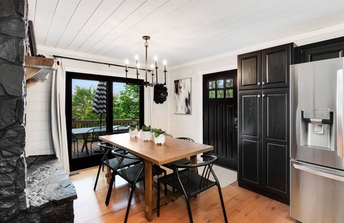 Blue Ridge Cabin | Modern Redefined, Panoramic Views, HotTub, Games