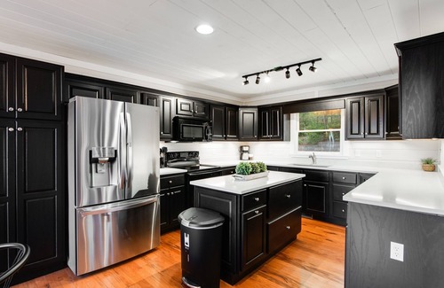 Blue Ridge Cabin | Modern Redefined, Panoramic Views, HotTub, Games
