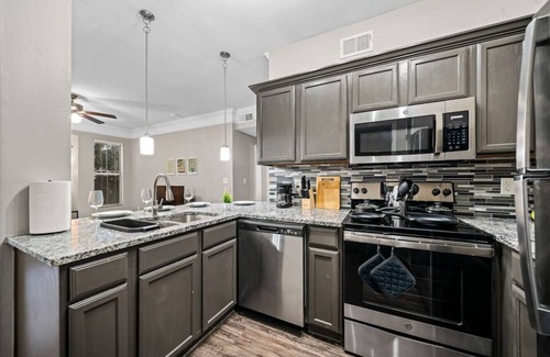 Fossil Creek Apartment | Modern Refined 2BR 2BA Apartment with Pool Access