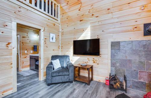 Wolf Run House | Modern Salineville Cabin on 13 Acres with Fire Pit!